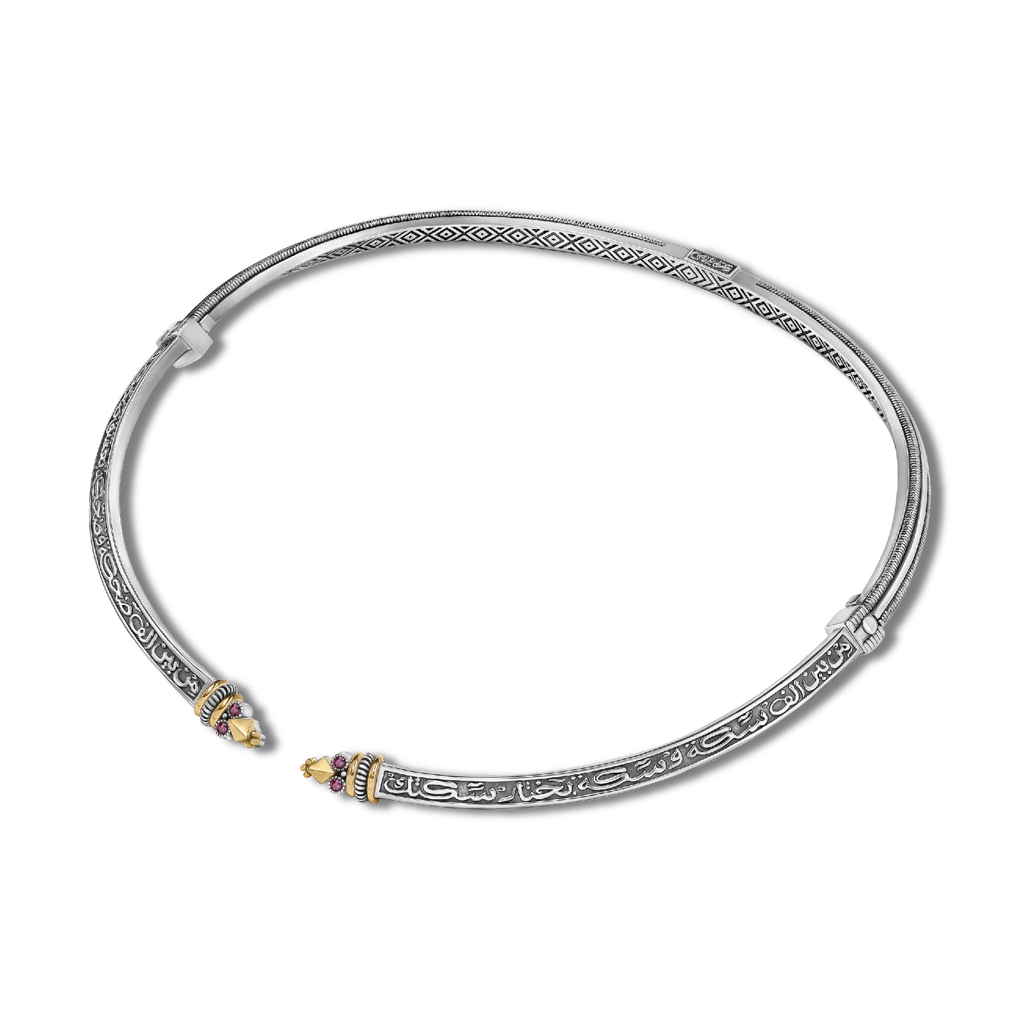 قلادة الخط العربي