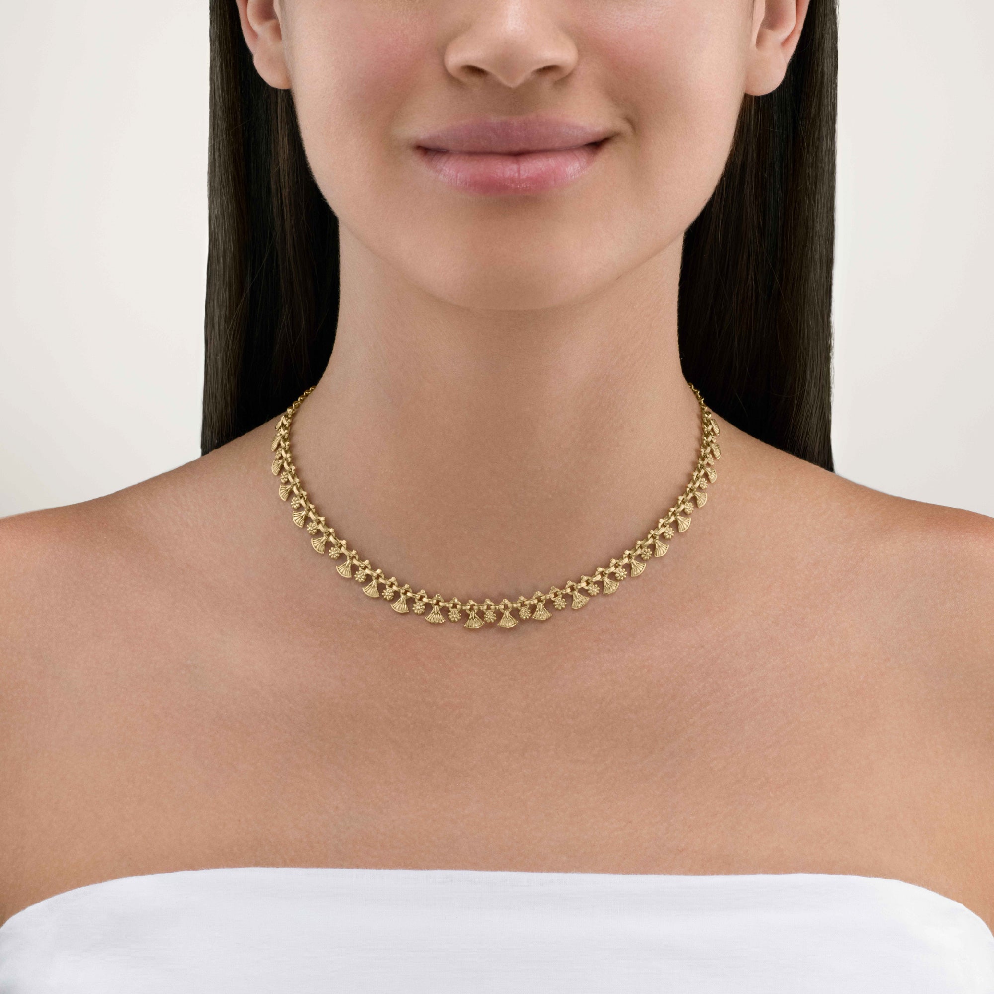 قلادة الروزيت الذهبية