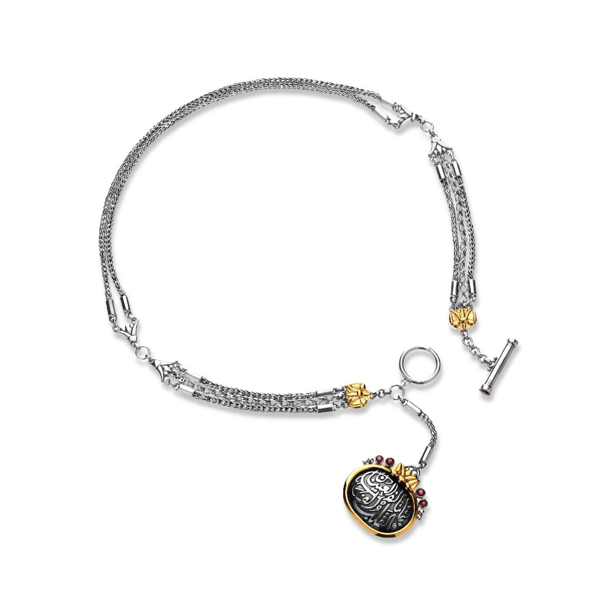 قلادة كلاسيكية مع قفل على شكل حرف تي