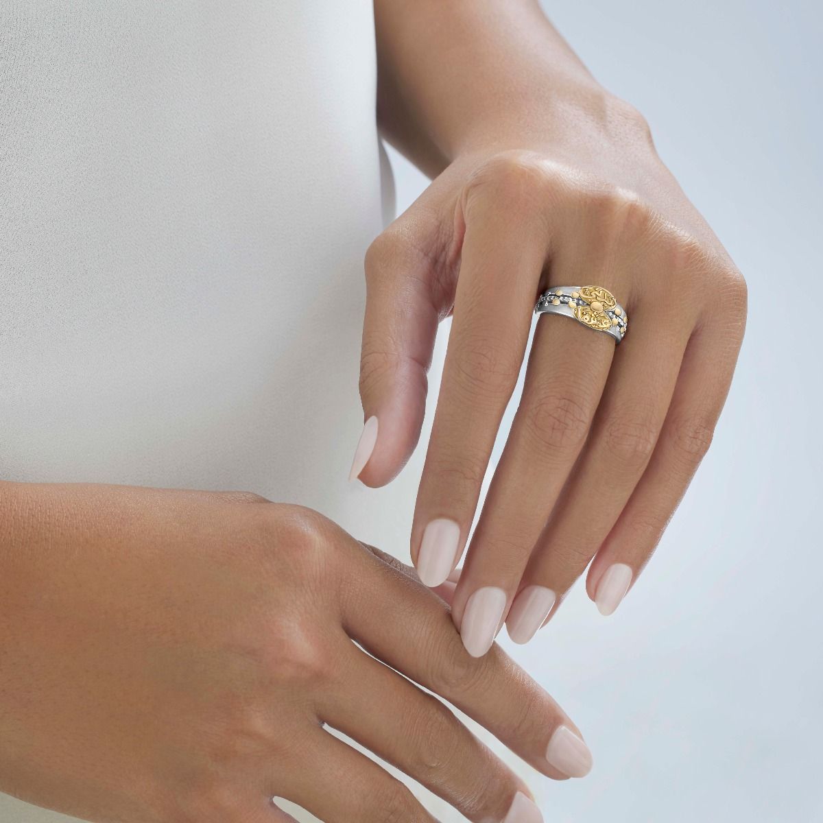 خاتم نزار قباني