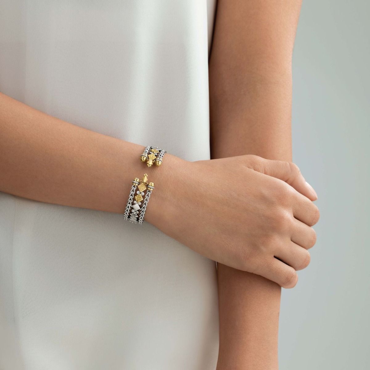 اسورة السلسلة الروماني