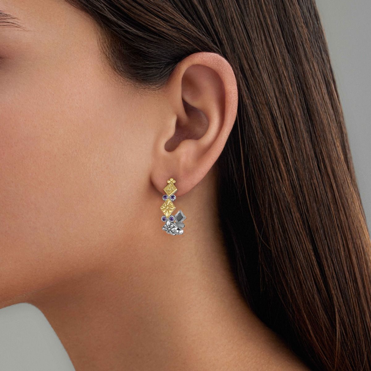 أقراط زهرية